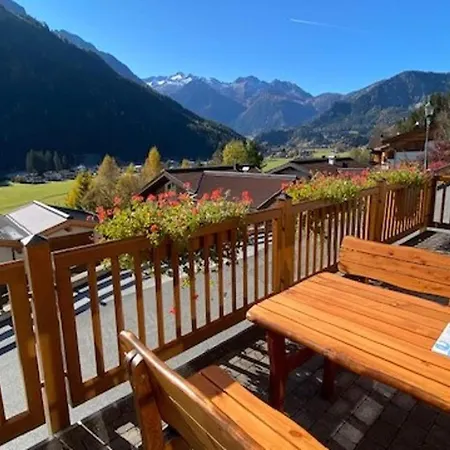Deluxe With Pool In Koenigsleiten Wald im Pinzgau